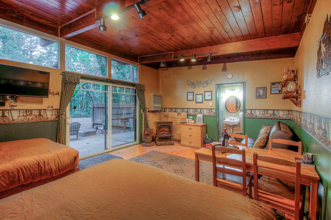 Redwoods River Resort & Campground Leggett Buitenkant foto