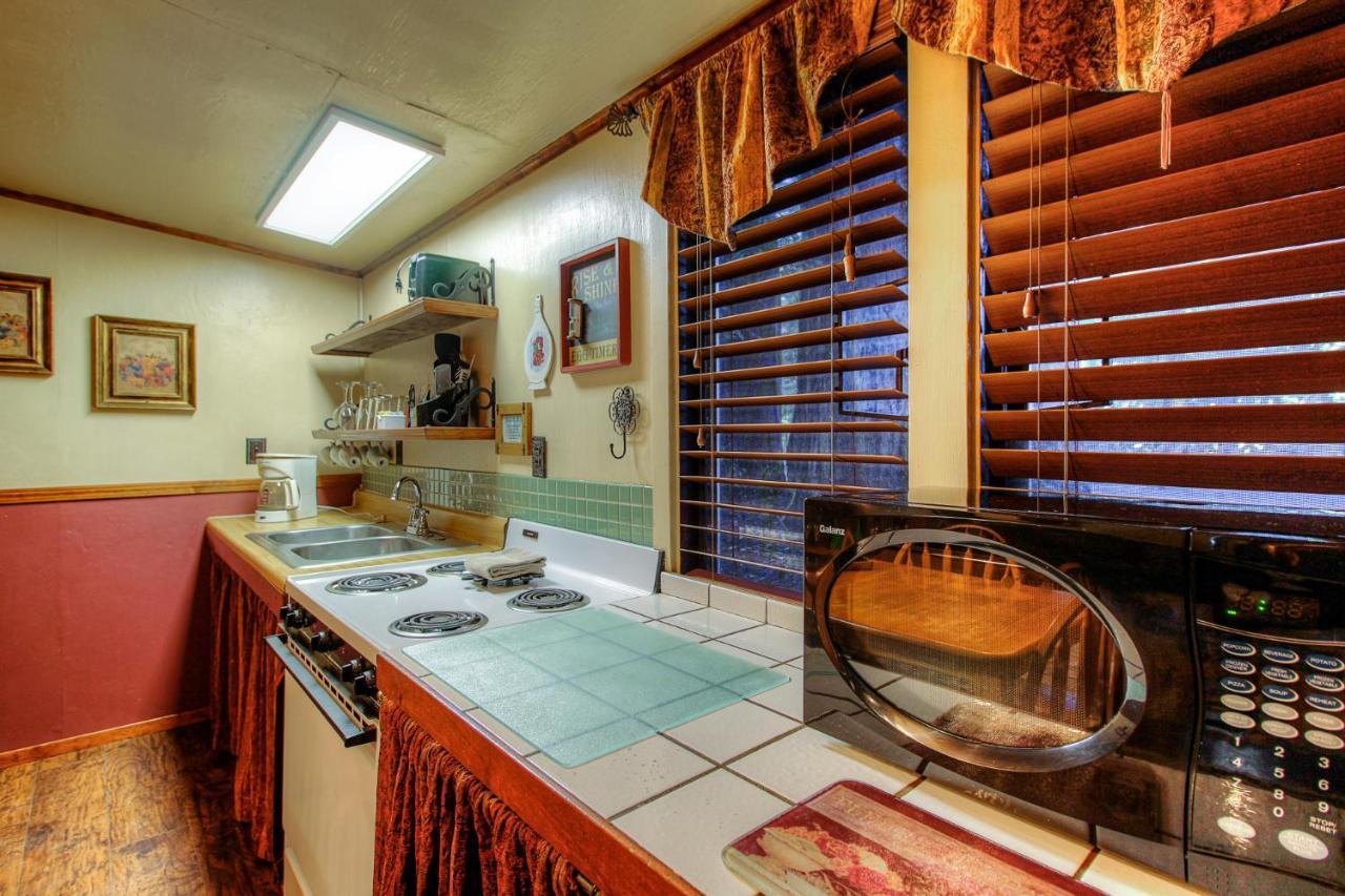 Redwoods River Resort & Campground Leggett Buitenkant foto