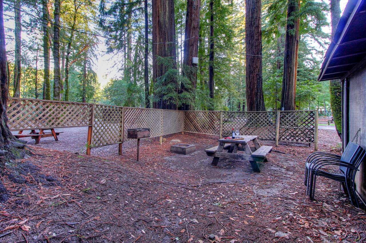Redwoods River Resort & Campground Leggett Buitenkant foto