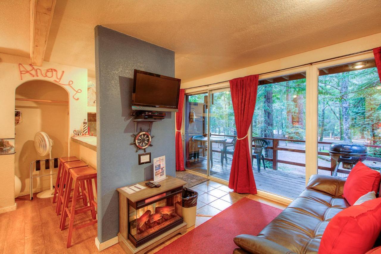 Redwoods River Resort & Campground Leggett Buitenkant foto