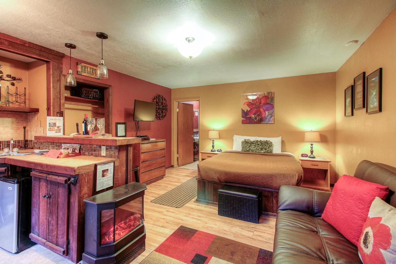 Redwoods River Resort & Campground Leggett Buitenkant foto