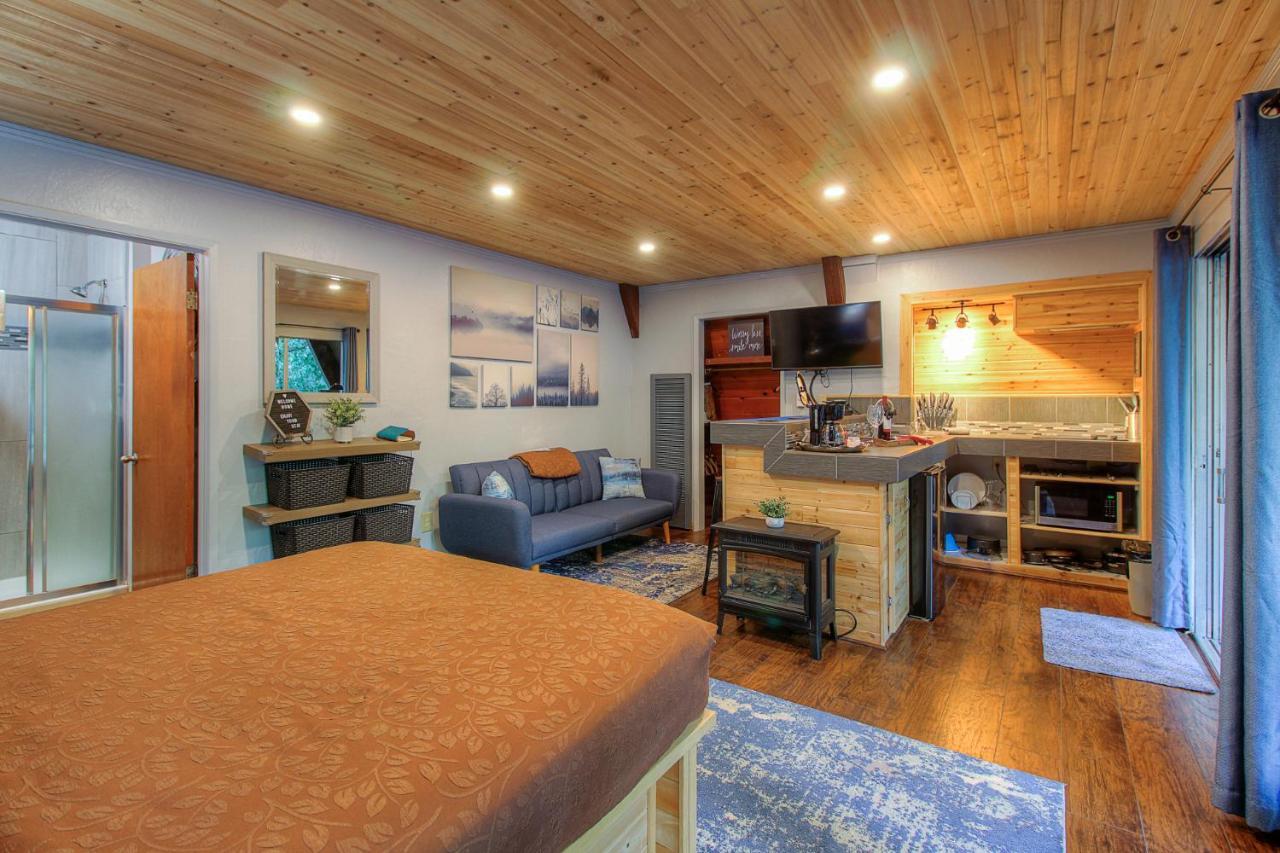 Redwoods River Resort & Campground Leggett Buitenkant foto