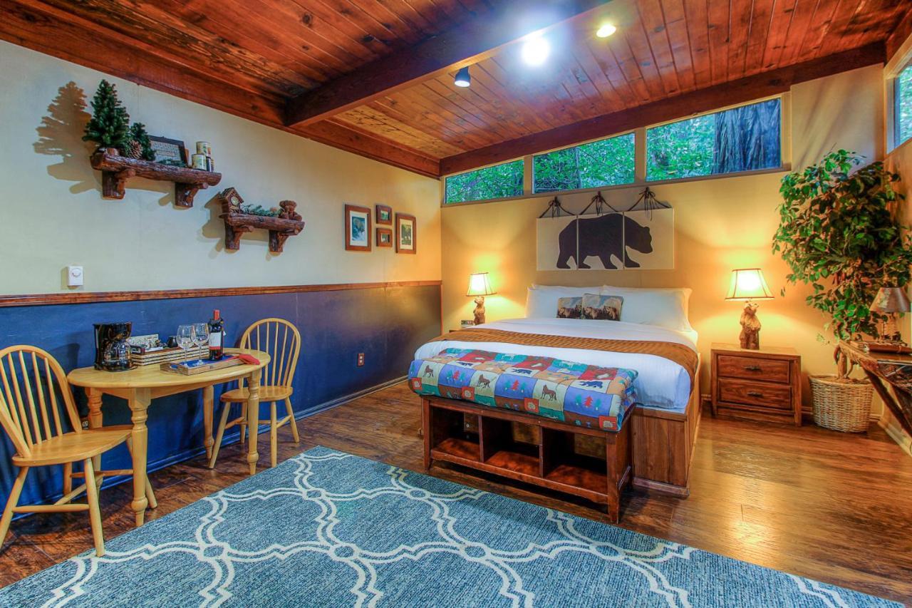 Redwoods River Resort & Campground Leggett Buitenkant foto