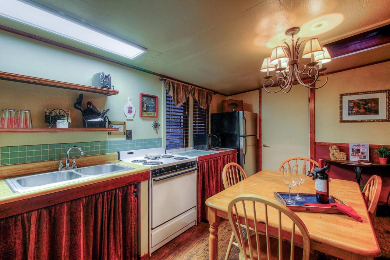 Redwoods River Resort & Campground Leggett Buitenkant foto