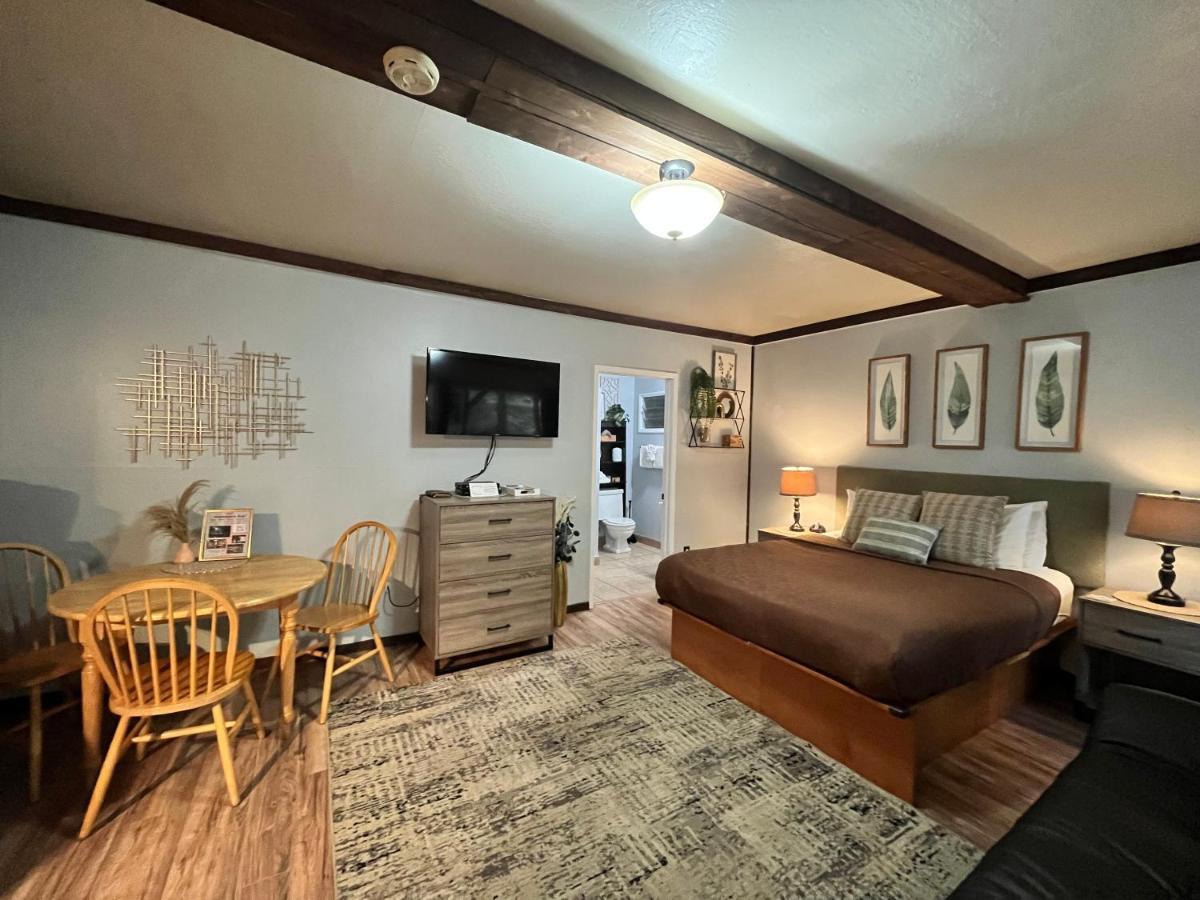 Redwoods River Resort & Campground Leggett Buitenkant foto